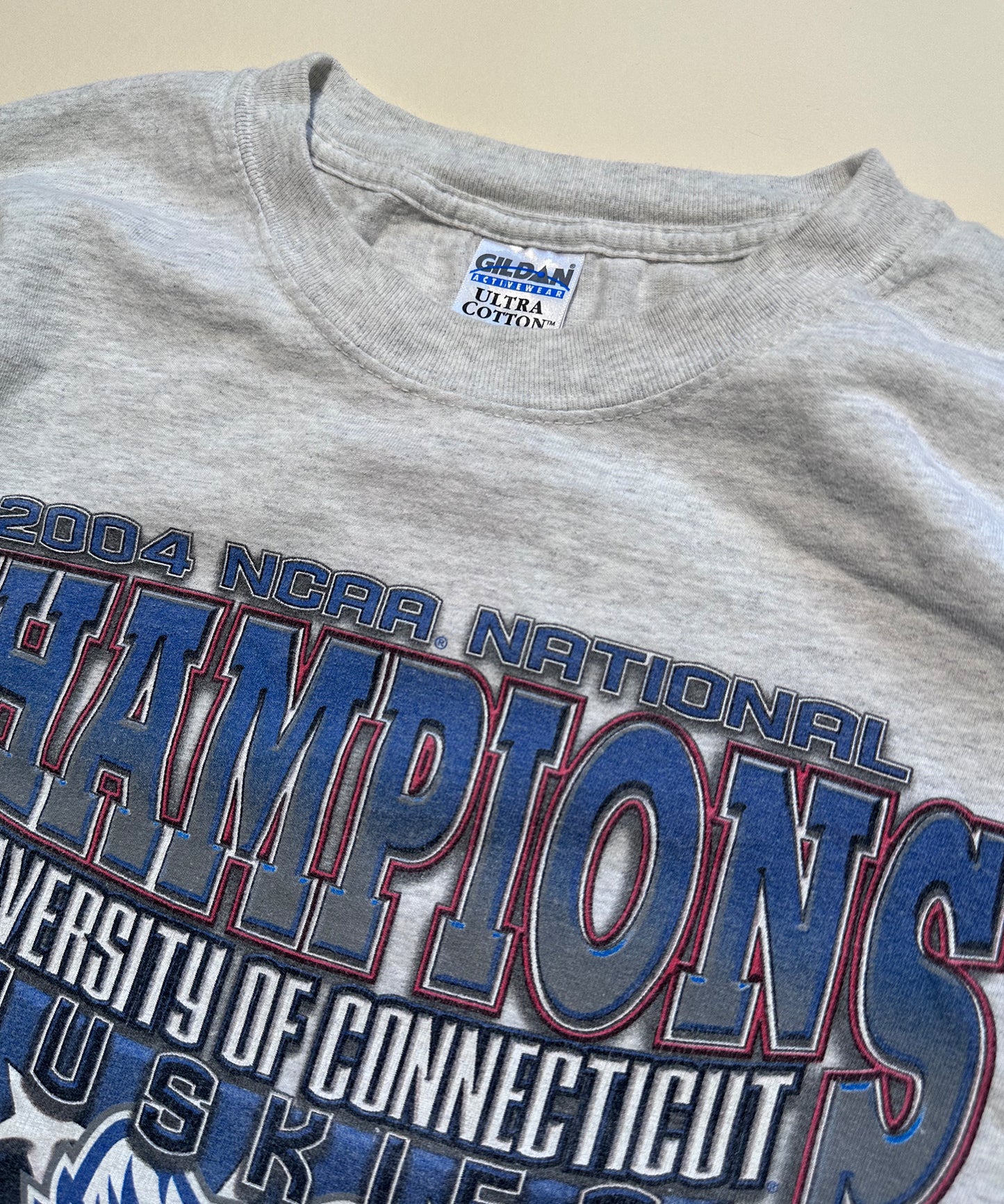 2004 NCAA Champions Huskies Tee (XLarge)