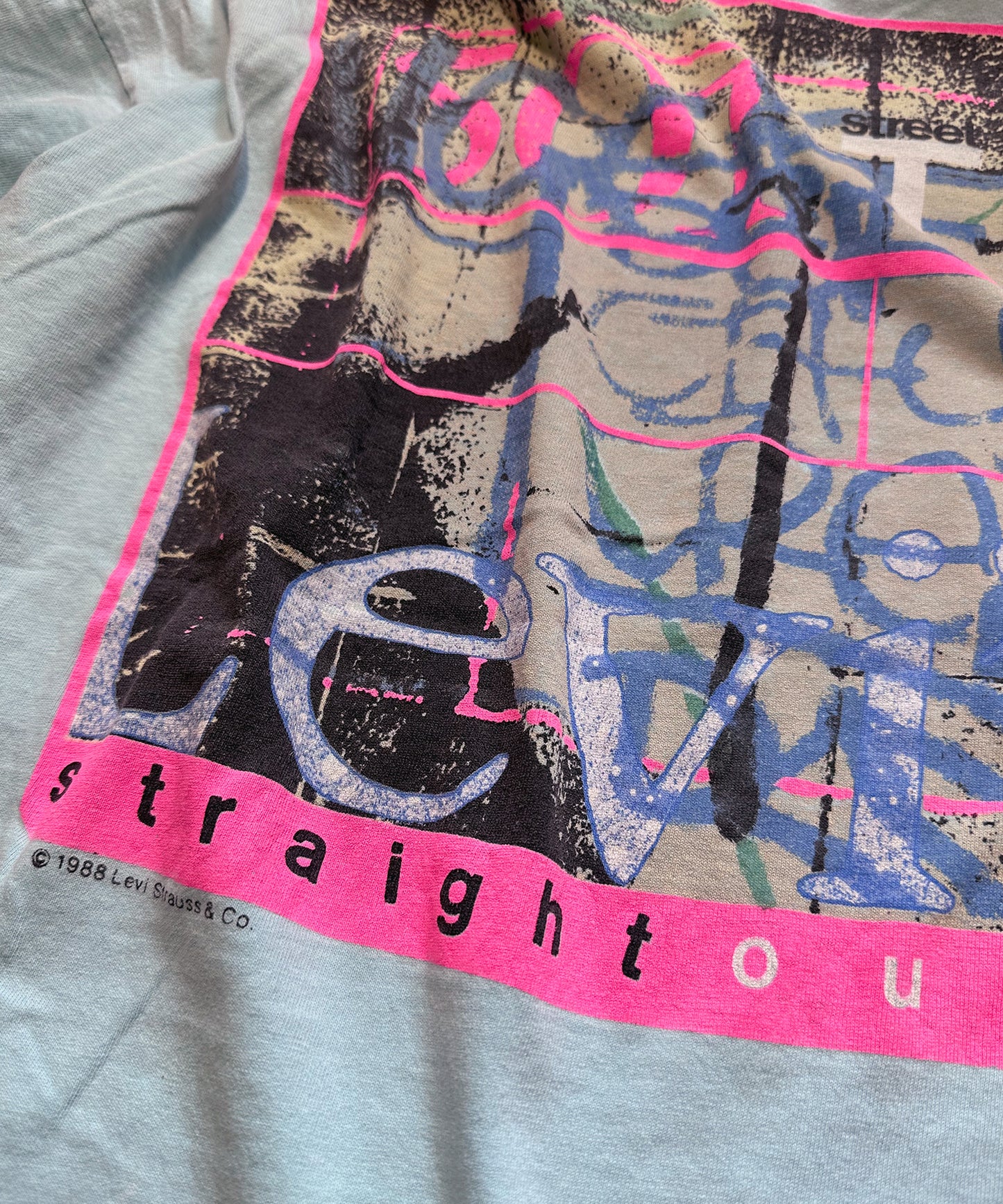 Vintage 1988 Levis Tee (Large)